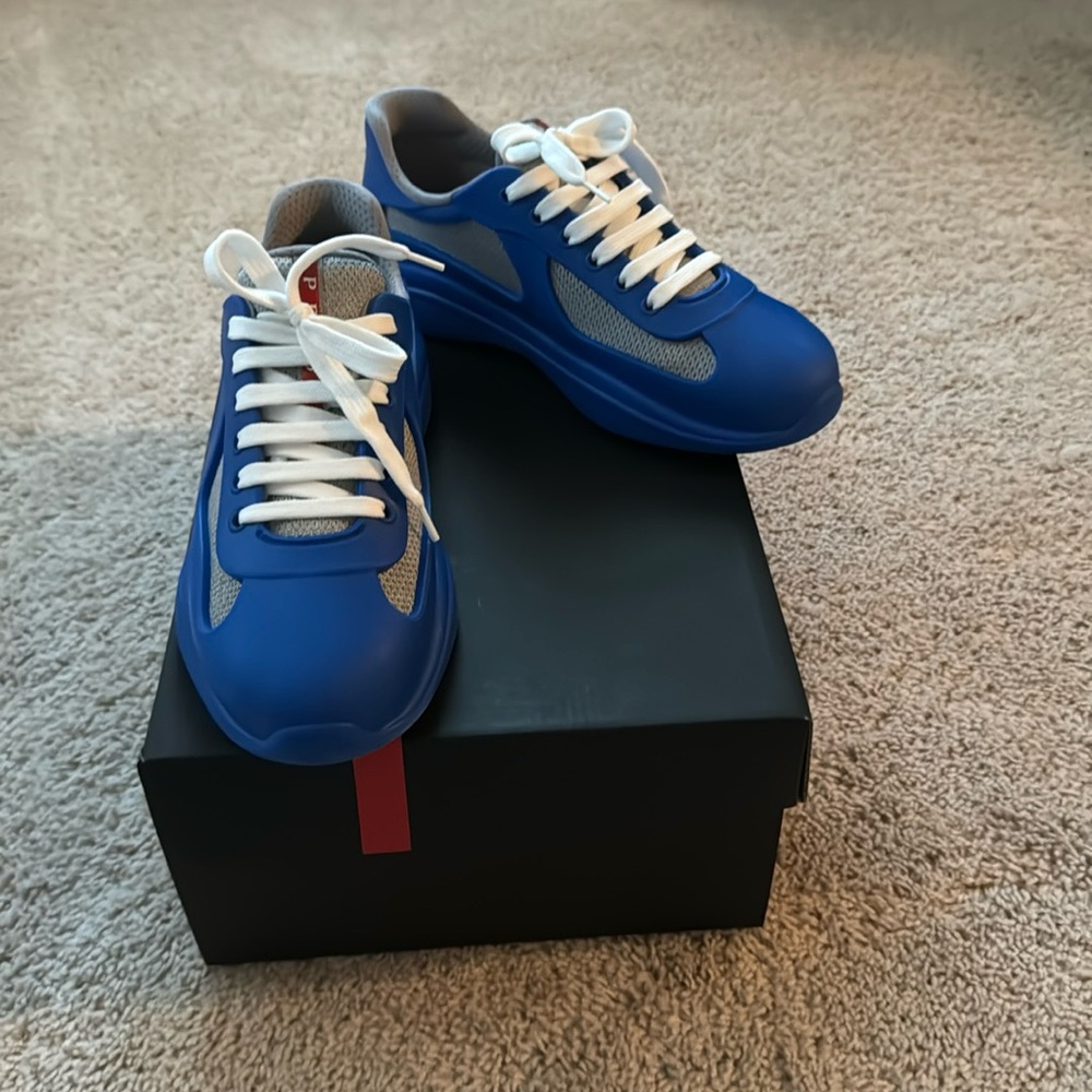 Men’s Size 40/7 Prada Sneakers